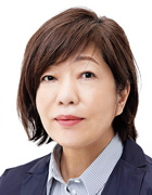 林真理子氏